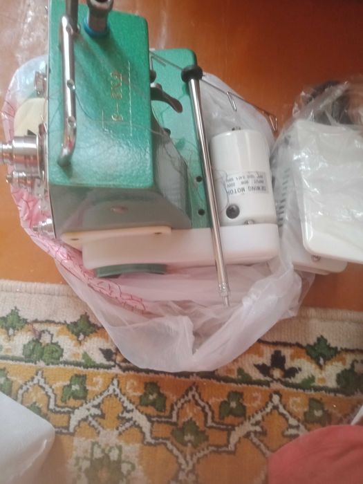 Продается оверлок б/у