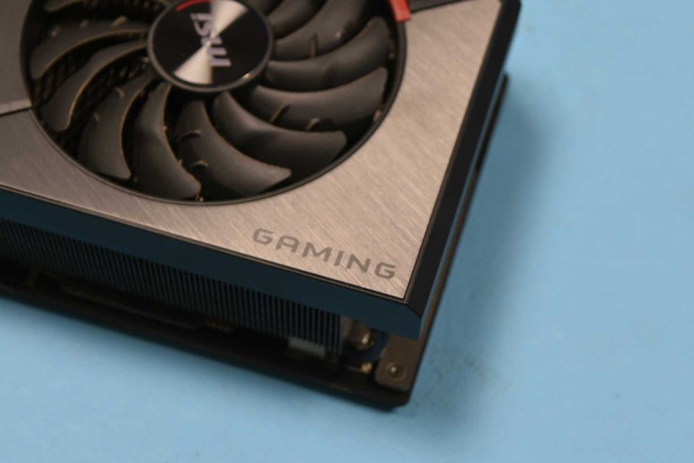 MSI Gaming X RX 5700 XT 8 GB - в кутия и окомплектовка . Видео карта