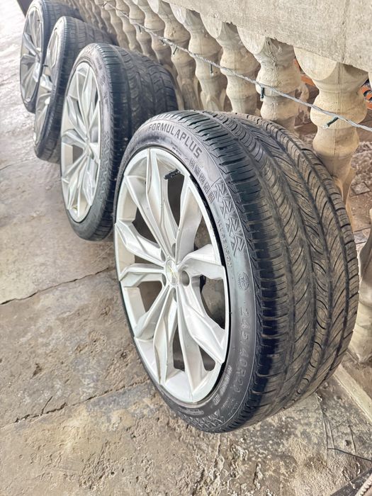Malibu 2 R20 245/40