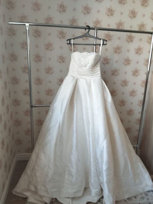 Платье свадебнле в комплекте
