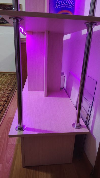 Полка-стеллаж, под цветы, книги