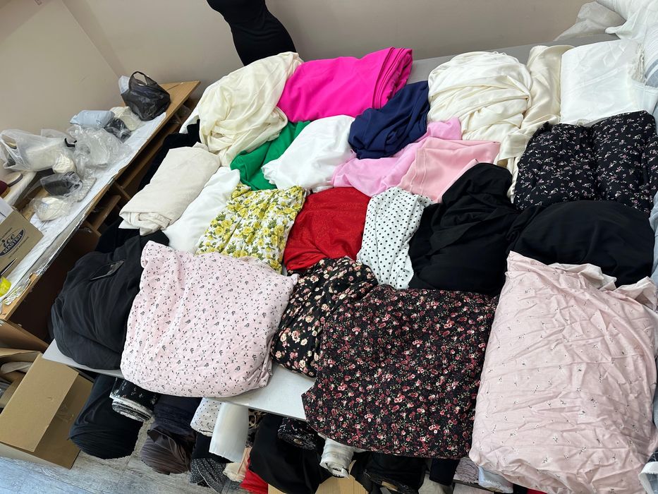 Продам отрезы тканей