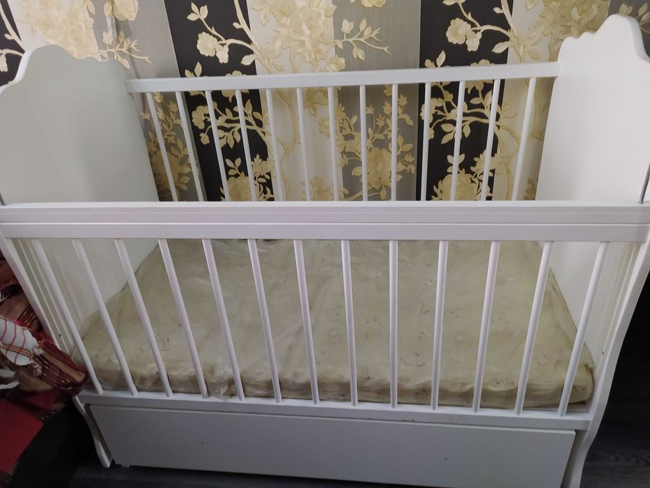 Детская кроватка