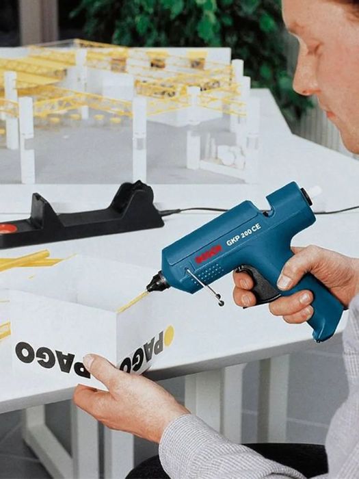 Клеевой пистолет Bosch GKP 200 CE