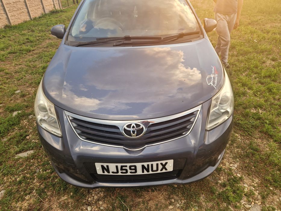 Bara fata/faruri/capota/aripa/trager/radiatoare Toyota Avensis T27