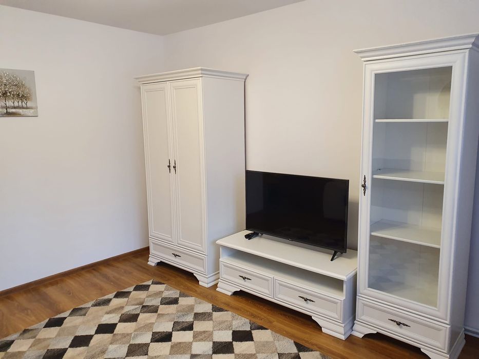 Apartament 2 camere decomandat de inchiriat