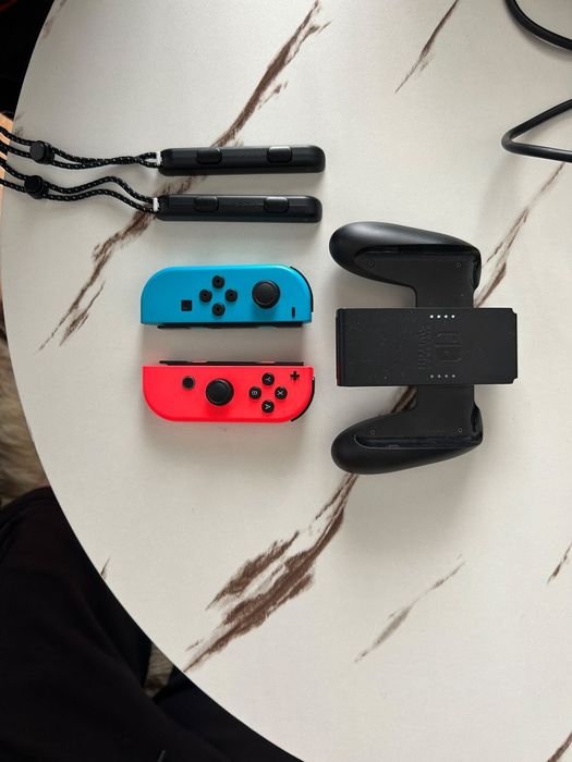 Nintendo Switch OLED Impecabil + FC 25, Mario Kart 8 + Extra