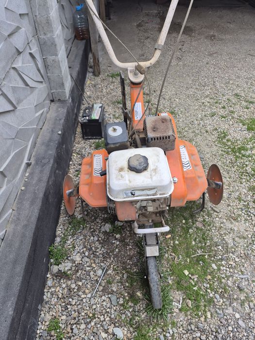 Vând motosapa  in stare buna