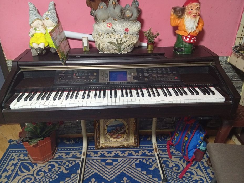 De vânzare  pian Yamaha clavinova