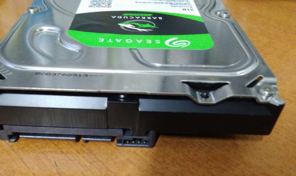 Seagate Barracuda 3TB, 256MB cache, 7200 RPM, 3.5" SATA 3 model ST3000DM008 - NOU!