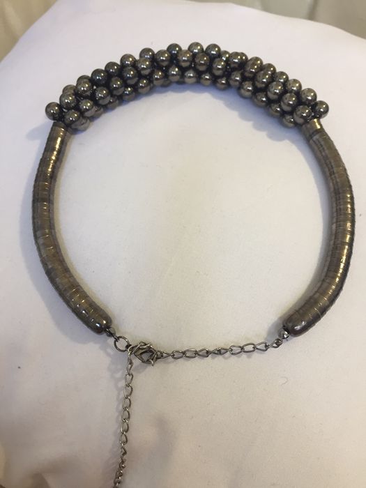 Дамско колие по врата