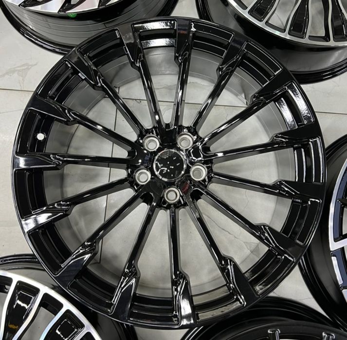 Audi R20 black piano New model