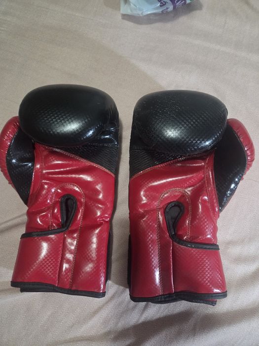 Mănuși armura de box
