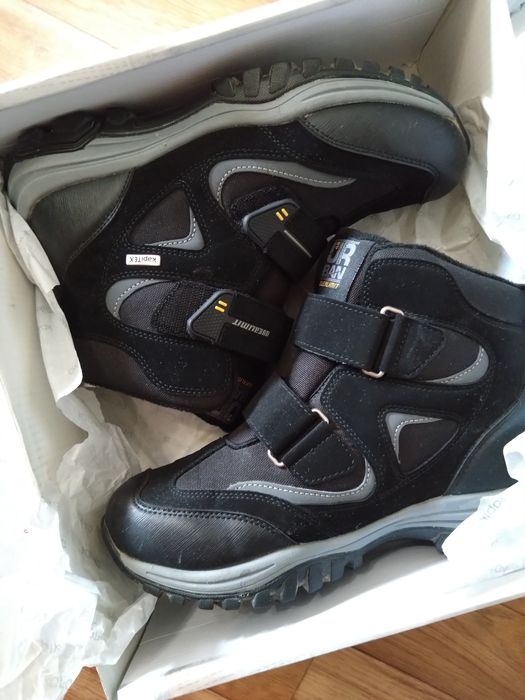 Продаются зимние ботинки