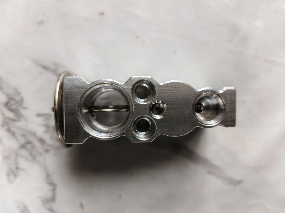 Клапан ТРВ кондиционера Тойота Камри 70