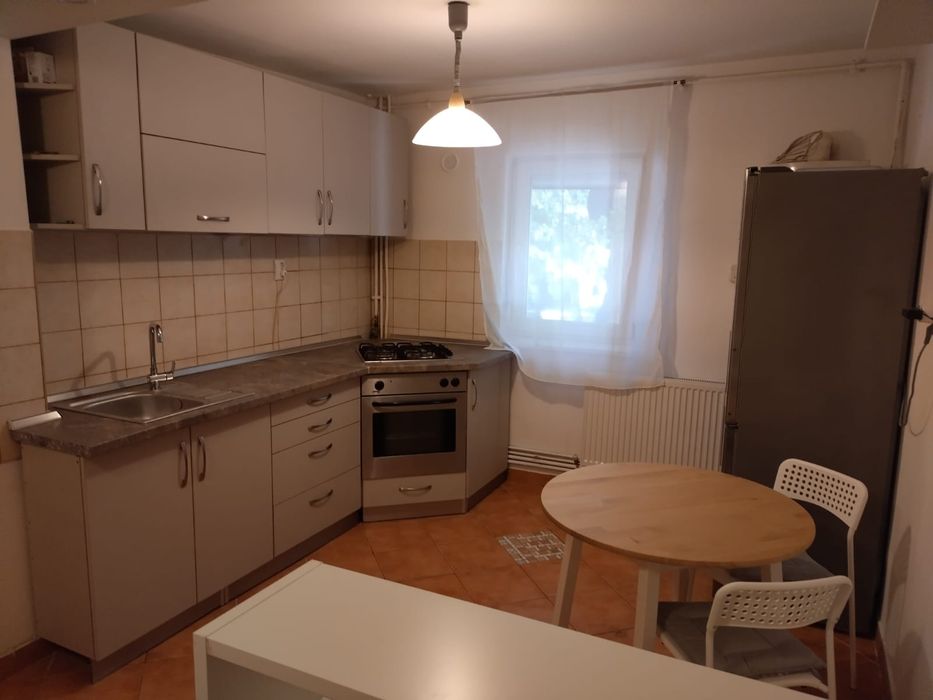 Inchiriez apartament 2 camere Lipovei