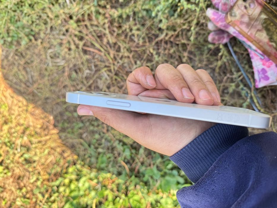 Iphone 12  64гб
