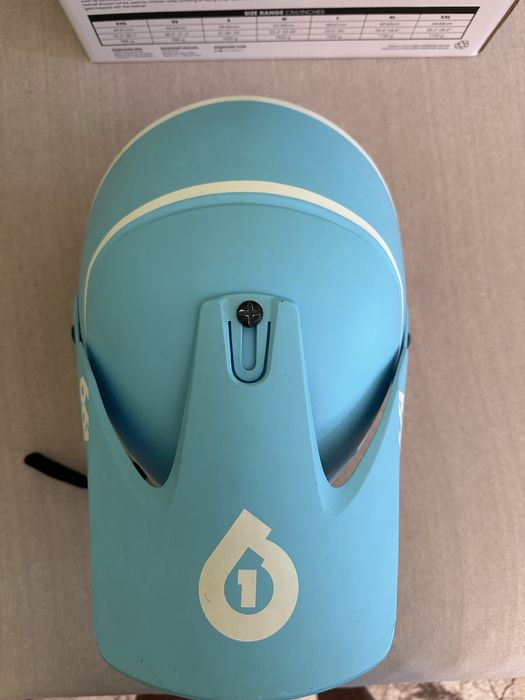 Downhill каска 661