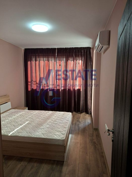 Дава се под наем Двустаен апартамент в Бургас, Славейков - 68 кв.м за 561 € - Снимка #2