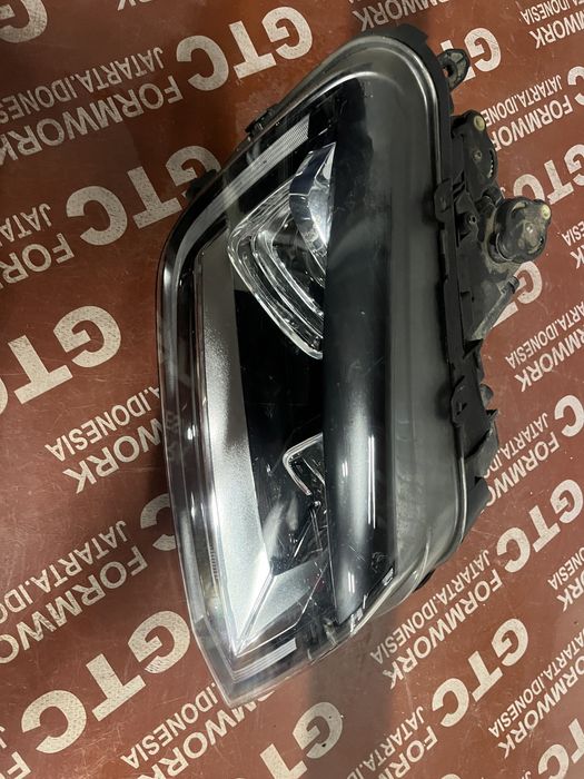 Фар VW Amarok 2017- 2бр