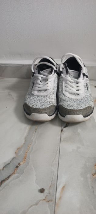 Adidași Newfweel