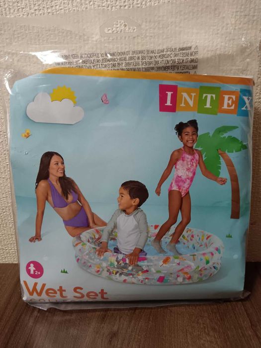 Нови надуваеми басейни,топка Фламинго,пояси Риба,плувки,очила.