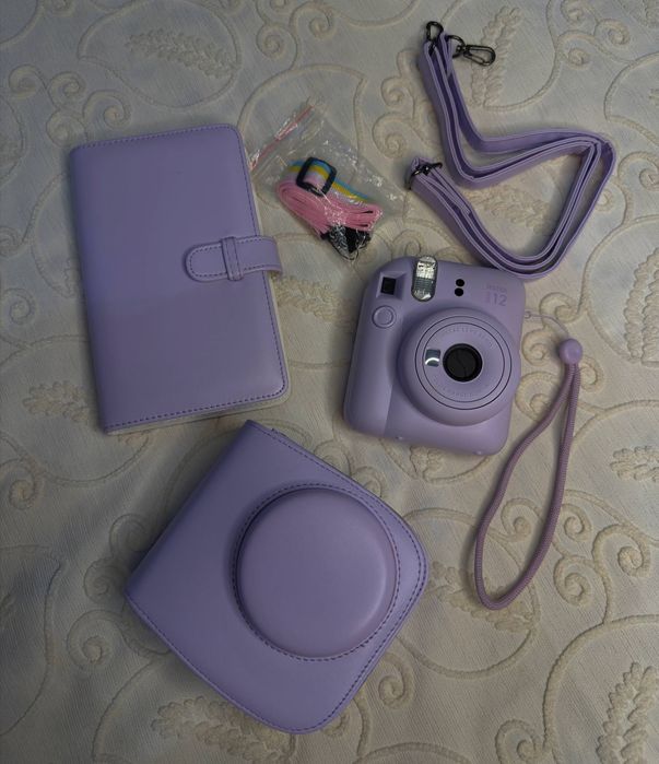 Продаю почти новый Инстакс Мини 12. Instax Mini 12