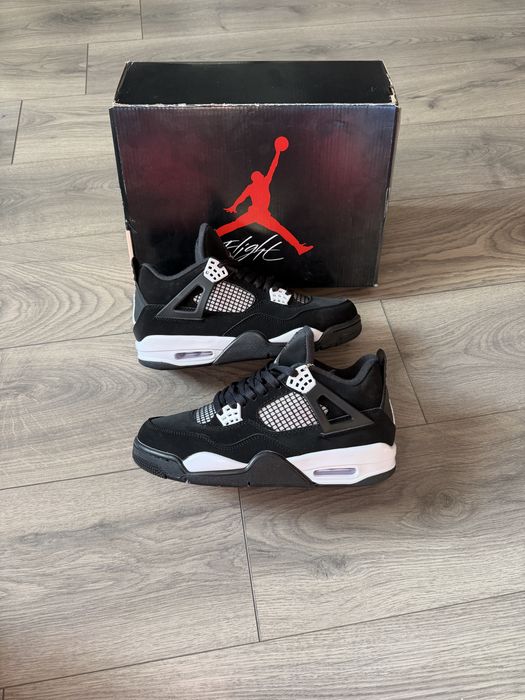 Jordan 4 White Thunder