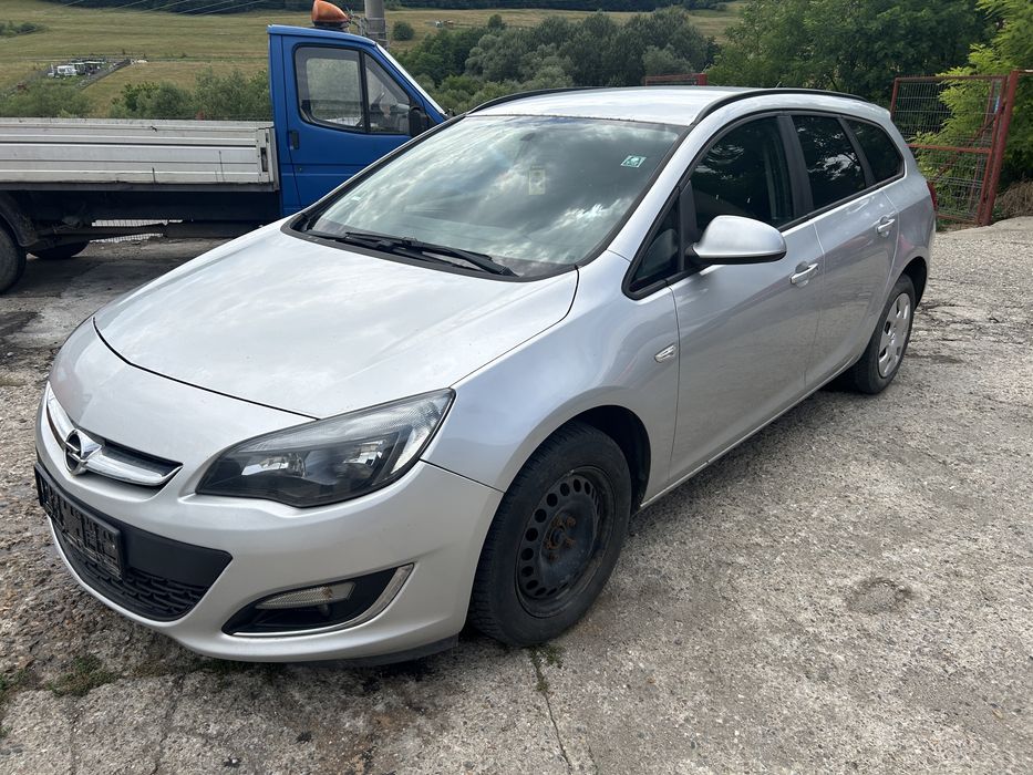 Far Opel Astra j