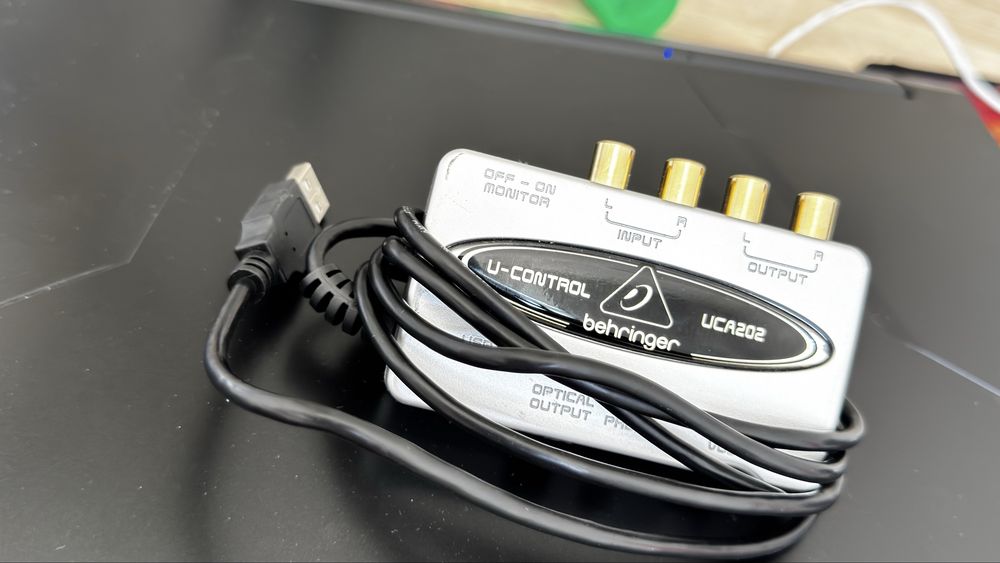 Звуковая карта BEHRINGER UCA202