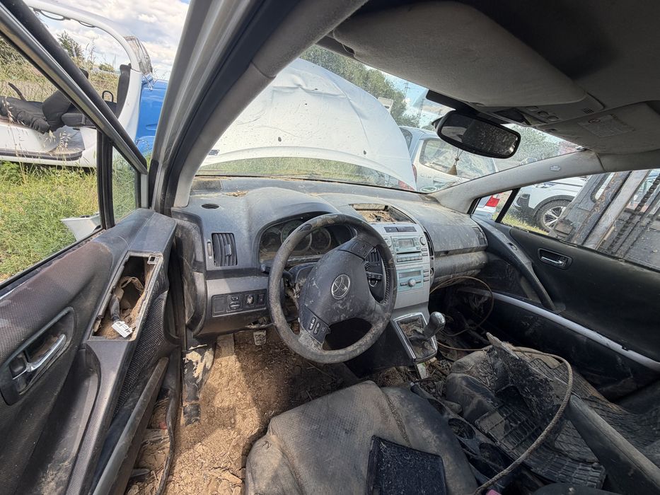 TOYOTA COROLLA VERSO 2.2 D-4D 136hp. 2005g на части