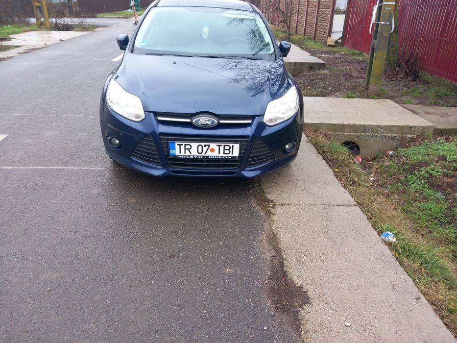 Vând sau schimb ford focus