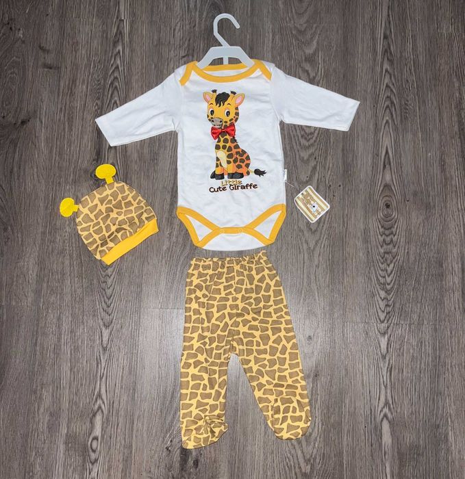 Set body pantaloni caciulita