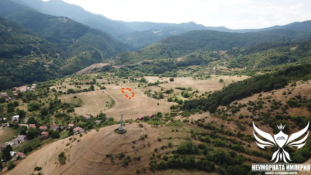 Продавам земеделска земя 885кв.м. в село Орехово обл.Смолян