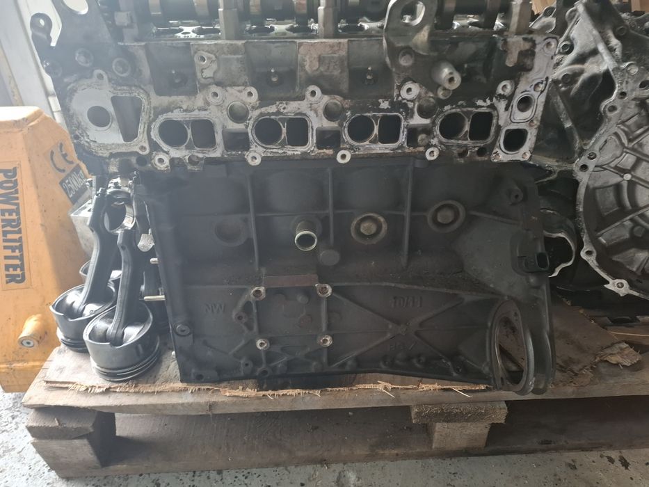 Chiuloasa .bloc motor mercedes  motor 2.2 cdi