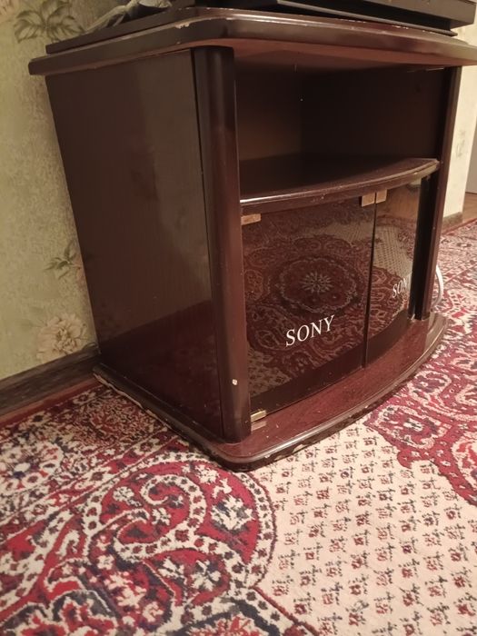 Продам тумбу под телевизор