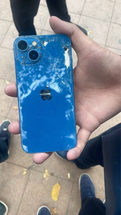 Продам iPhone 13 128 gb без ремонта