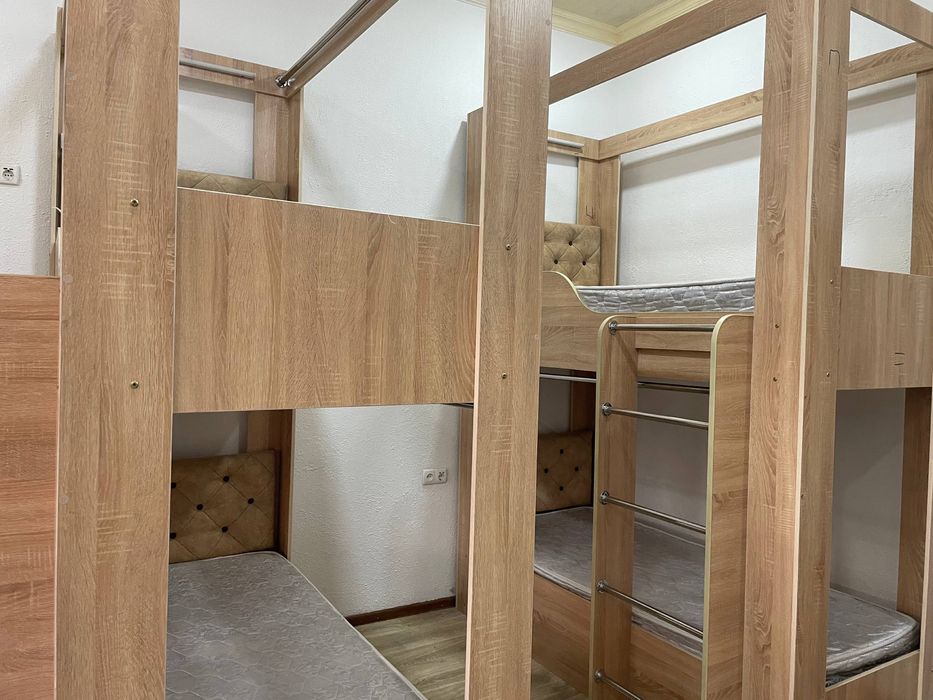 Крават матрасы и шкаф готовый