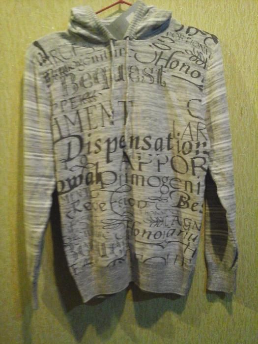 Джемпер новый с капюшоном