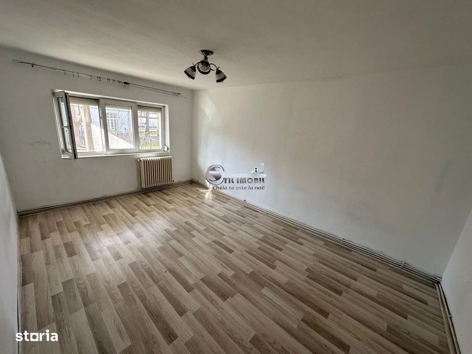 Apartament 3 camere, boxă și potențial investițional remarcabil, în zo