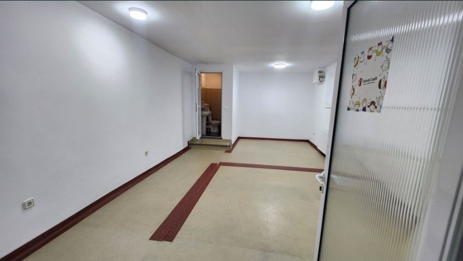 Spațiu comercial