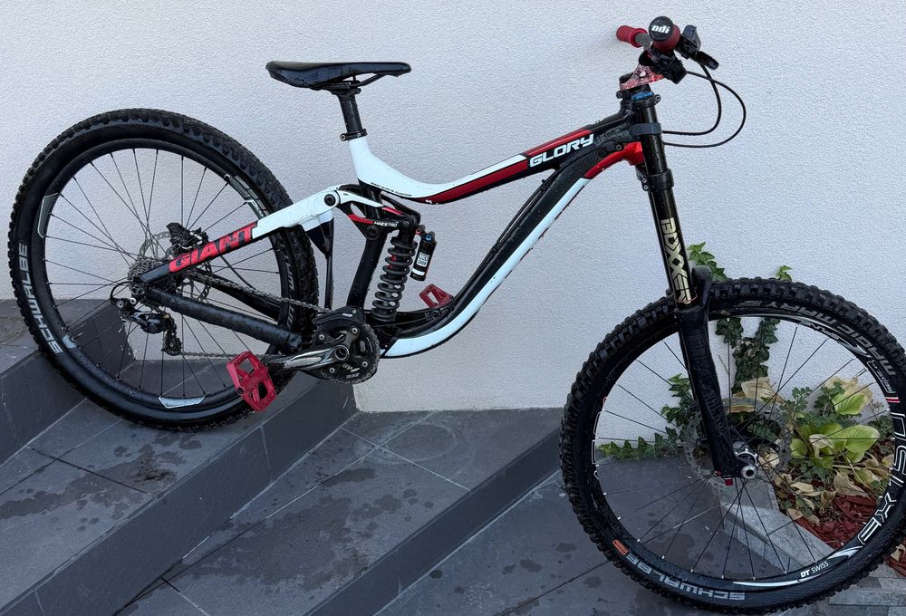 Giant glory downhill