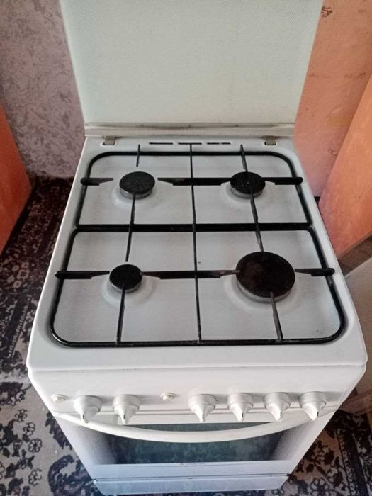 Продаются газ плита Ariston