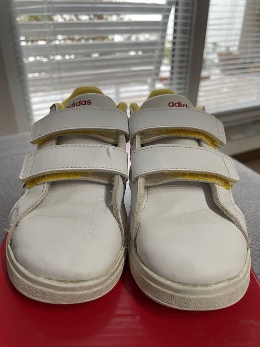 Спортни обувки Adidas  и обувки тип пантофки на  еднорог