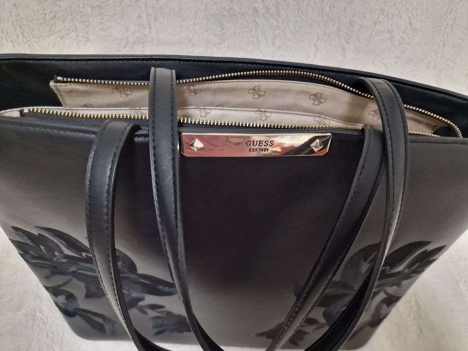 Дамска чанта Guess