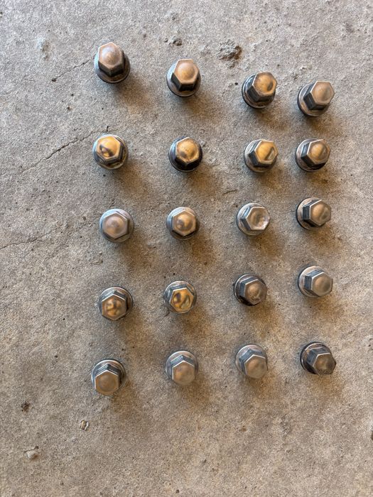 Piulite din aliaj Ford, pt prezoane.