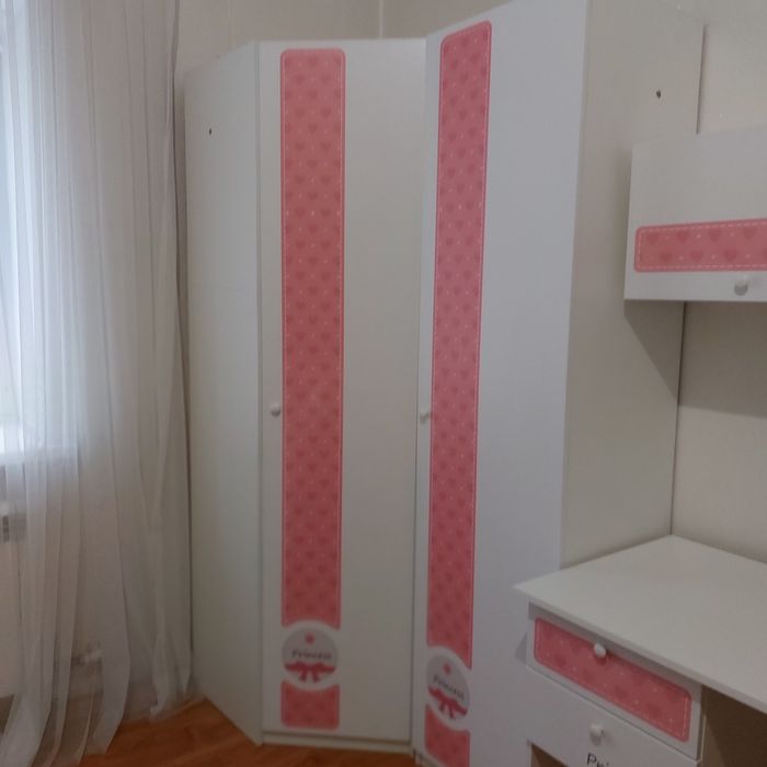 Угловой шкаф и пенал