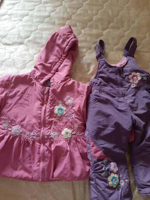 Продам осенний комбинезон для девочки