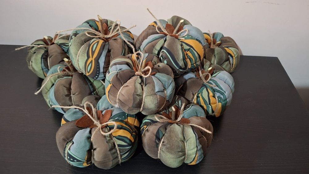 Тикви от плат за есенна украса