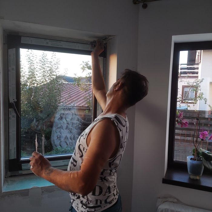 Executam lucrări interioare
